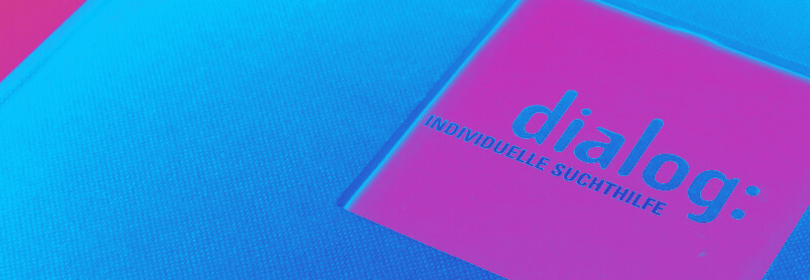 Cover mit Schriftzug Dialog